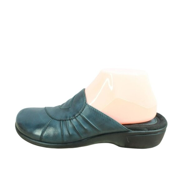 Clarks Artisan Blue Pleated Leather Slip On Comfort Casual Mules Size 9 N - Picture 1 of 9